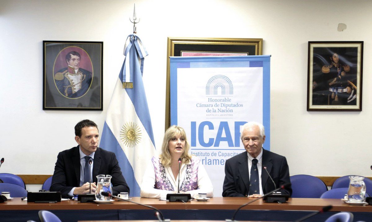 DeFerrariPrensa's tweet photo. Arrancó, con gran convocatoria, el nuevo curso presencial Técnica Legislativa del ICAP. Para+ info  hace click en https://t.co/xJjUi50bL7 … https://t.co/YGfAK4LREe