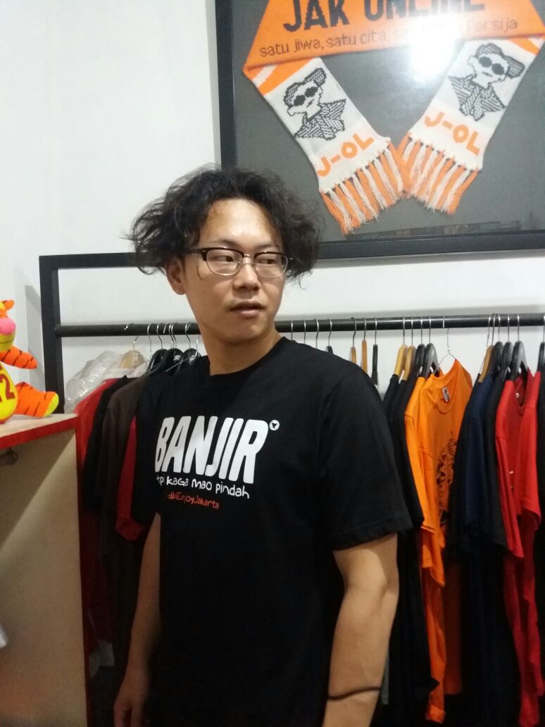 Homebase_JO's tweet photo. Kedatangan orang Jepang yang sedang mengambil S3 tentang Jakarta cc @JOMERCH01 #homebasebyjakonline https://t.co/i8EPViBQTK