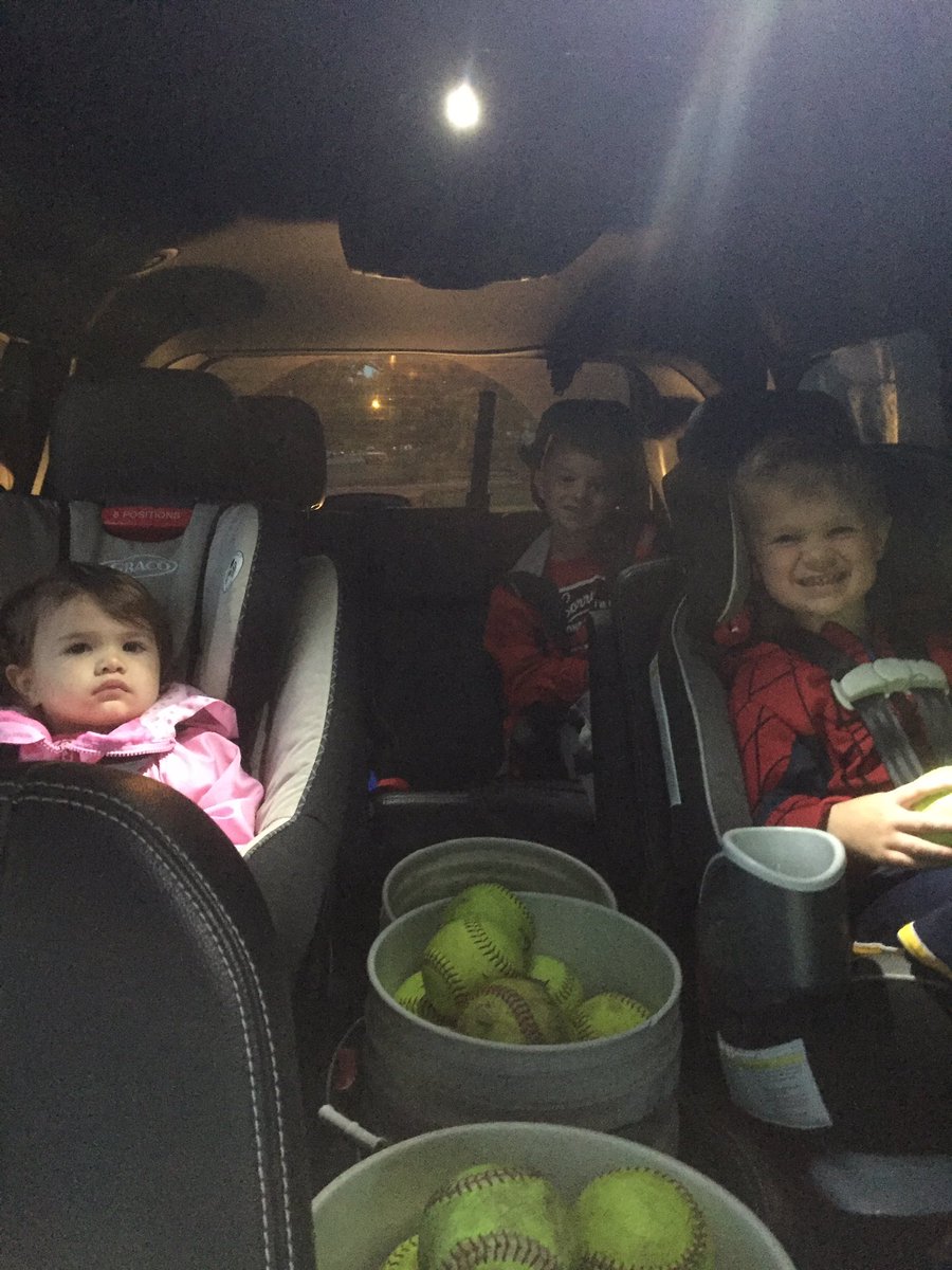 ViqueenSBall's tweet photo. Mom/Coach life. #climbover #fullcar https://t.co/VCsl3zSuXz