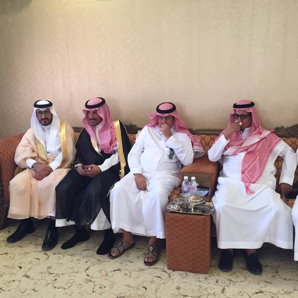 ragehjerwah99's tweet photo. تشرفت قبل قليل في منزلي بزيارة صاحب السمو الأمير خالد بن منصور بن جلوي آل سعود
مرحبا مليار يابو سعود https://t.co/L9RiBwaOjA
