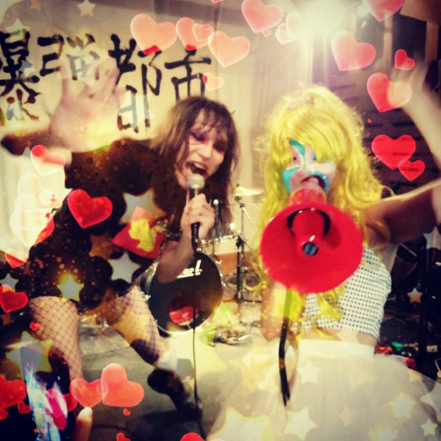 policohumour's tweet photo. 芋のこロックフェスって面白そうだなー行こうかな?
#vorder #マラグサ #おしゃれハンターXX https://t.co/7qAnrIINUB
