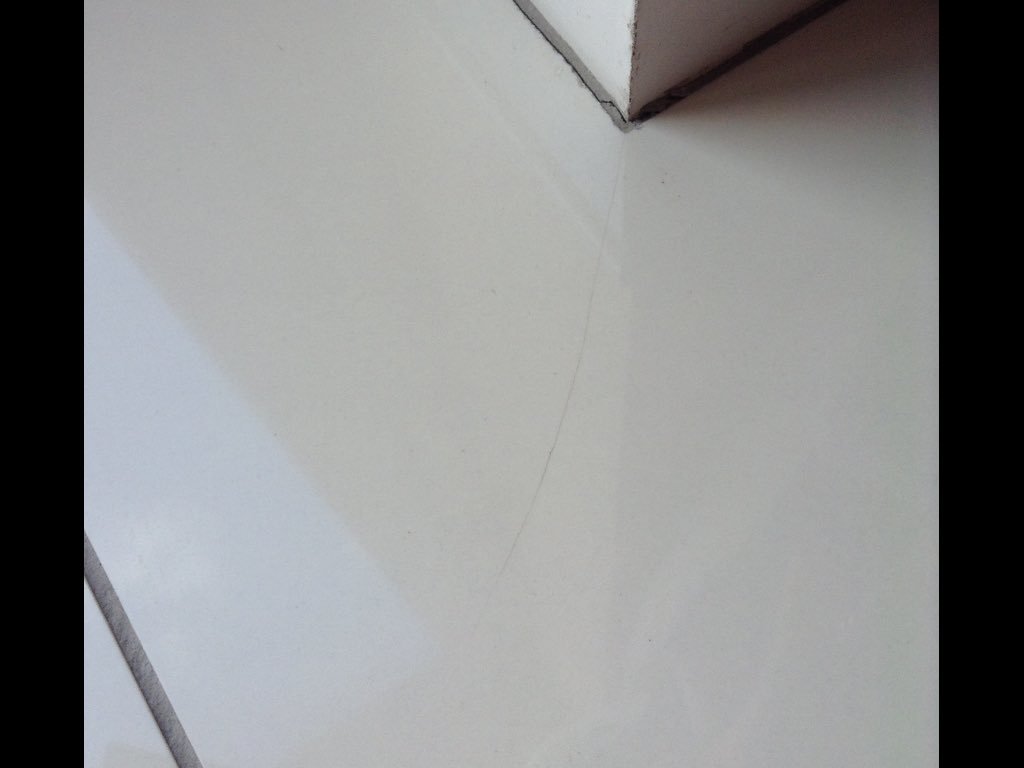 SadHomeOwner's tweet photo. Hate cleaning my home as I always discover more faults. Today's find another cracked tile 😔 yet another thing @PersimmonHomes won't fix! https://t.co/FQLn1WrMnW