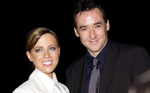 It's the 15th anniversary of #Serendipity. ❤️ Flasback to the 2001 premiere with Kate Beckinsale &amp; John Cusack: share.ew.com/nC9Dt31