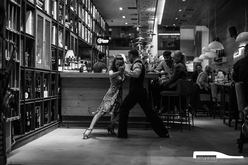 infoRicharDance's tweet photo. #Dans_ER #creators_just_wine_bar https://t.co/ge87Ya6z9i