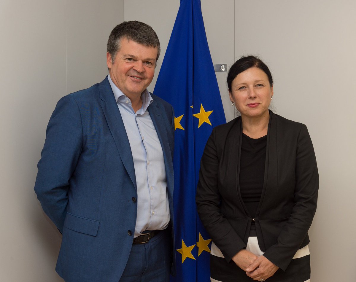 ALDEParty's tweet photo. Our Liberal Eyes newsletter is out! Read about #Benelux PMs, #LIBSEEN @VeraJourova
@BartSomers &amp; @EurLiberalForum
https://t.co/ASE0DvFid2 https://t.co/wBDgQ558WE
