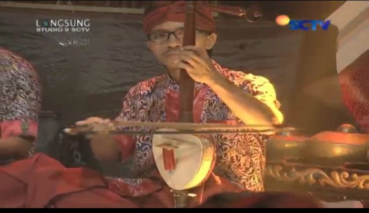 SCTV's tweet photo. Kolaborasi yang super dari @FiveMinutes_FM #SuperBandConcer https://t.co/ZdgV7wfAPj