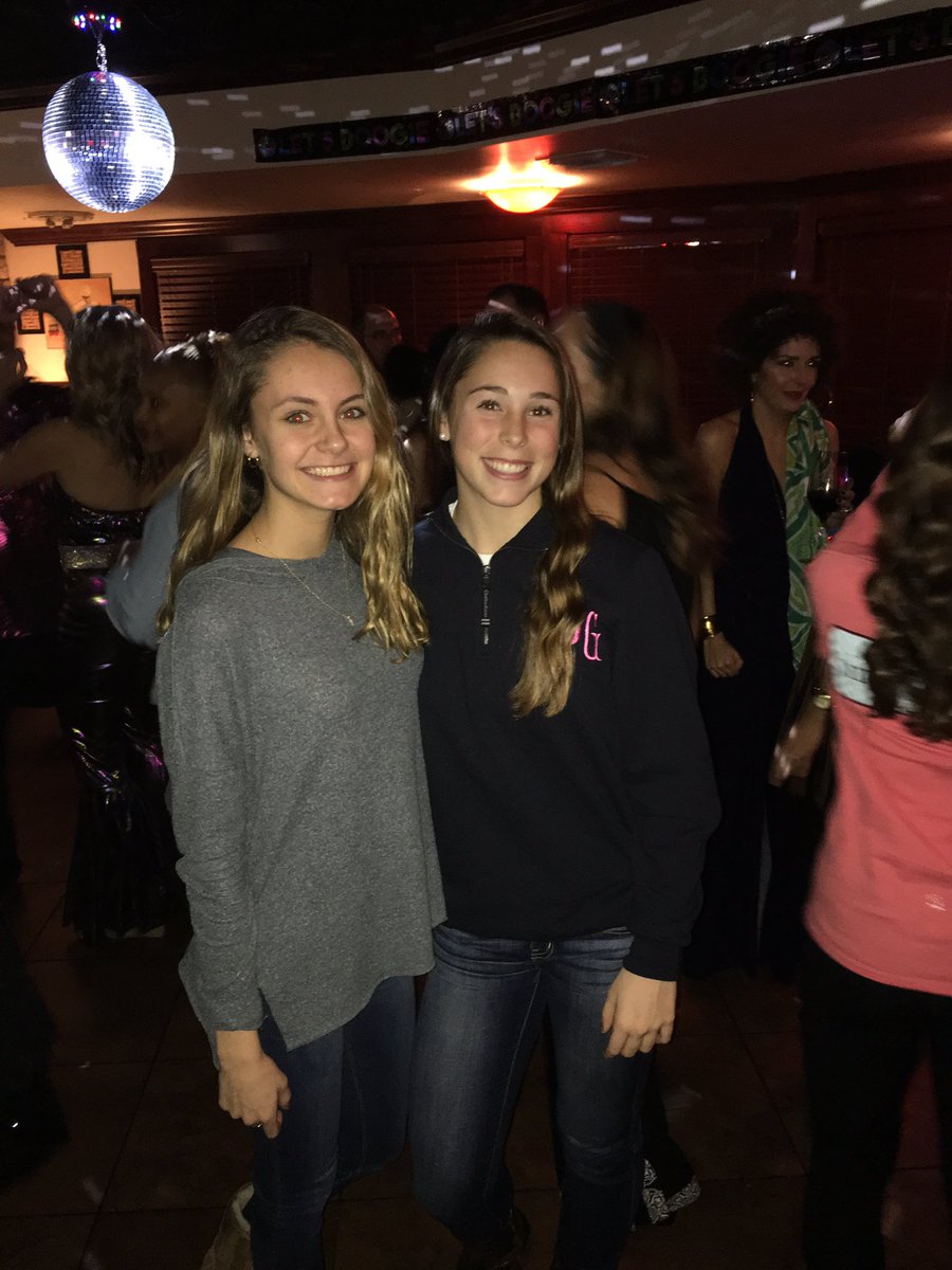 taliaparrous's tweet photo. happy birthday to one of my best friends 😇😘🤑 hope it's amazing Ash love you 😛 https://t.co/x2X1cOJ0M4