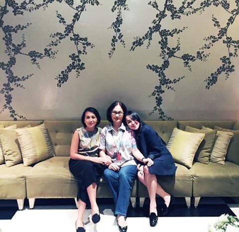 Kembar tiga ❤️👭👩‍👩‍👧‍👧 <a href="/pricilicious/">Pricilicious OFC</a> <a href="/PricillaBlink/">Ezea</a>