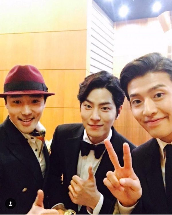 skhaneuly's tweet photo. (10) 2016 πππΌ recently !
21st Chunsa Film Art Awards
Won as Best new actor
Film : Twenty
#KangHaneul #skhaneuly #κ°νλ
With #PrinceYo ππ https://t.co/Ae75DDHiyK
