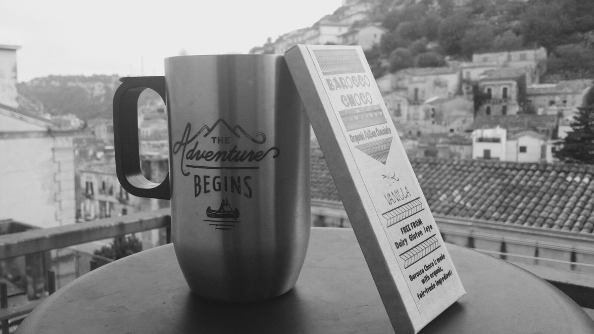 BaroccoChoco's tweet photo. Day 5 of #Choctober and a steaming mug of hot #chocolate made with our lovely #vanilla #choc is calling! #organic #fairtrade #modica https://t.co/dxbjzifYtS