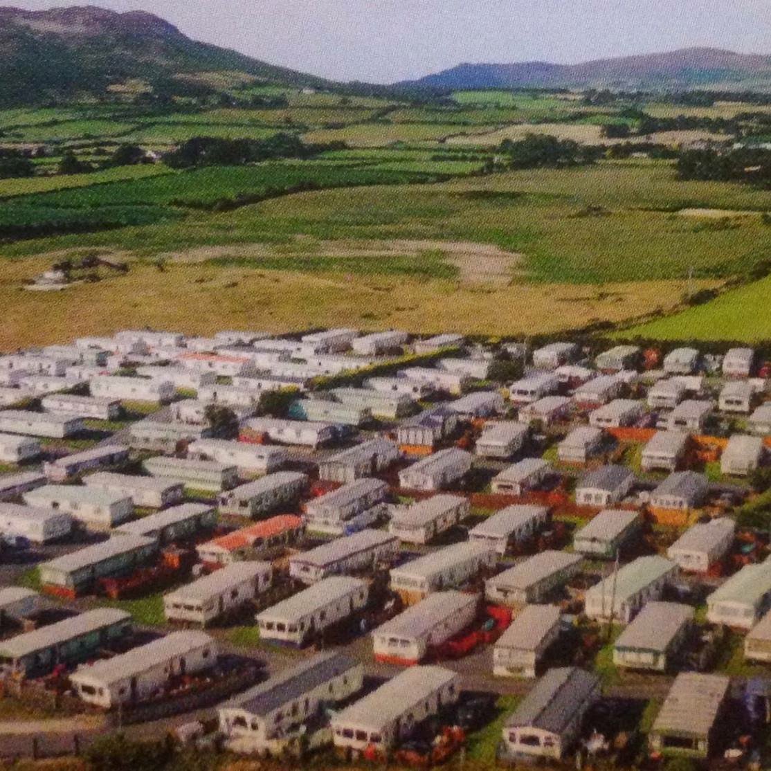 FergusonsBarGQ's tweet photo. Gyles Quay Caravan Park open October Holiday Weekend.  Call 00353 429376262! Note there will be no shop or take-away access! https://t.co/TtKkpUkn4i