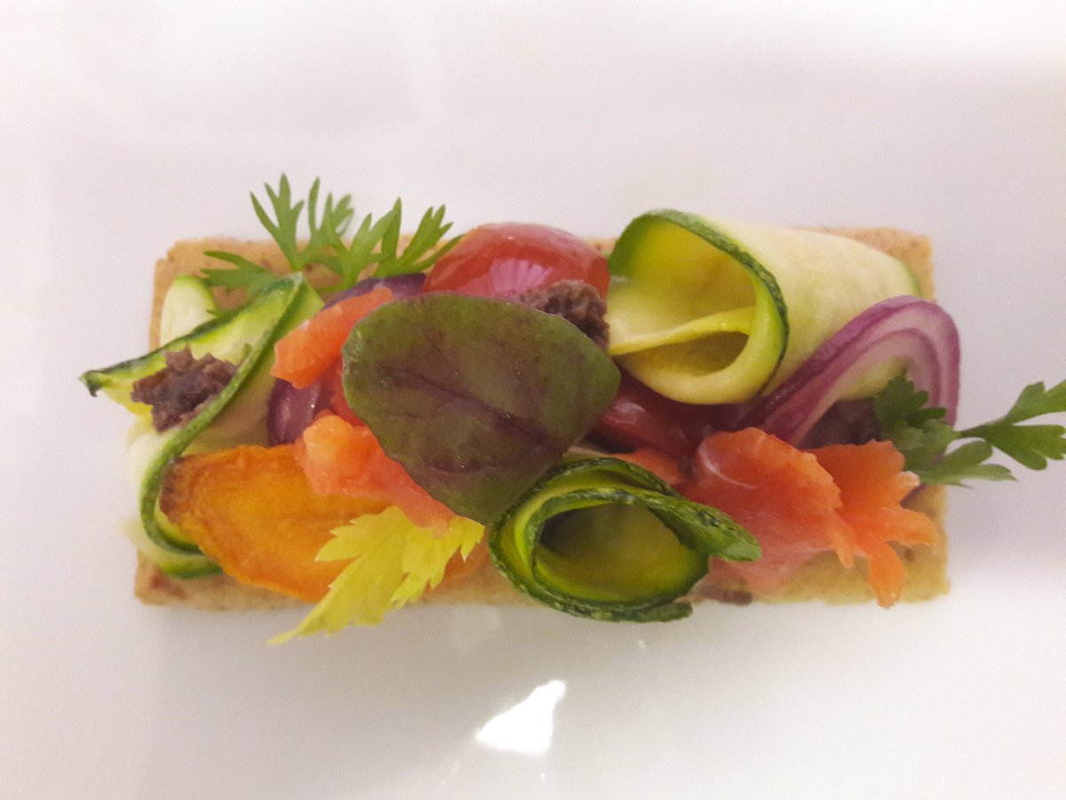 MaurizioBarce's tweet photo. #figuli #sfogliedivisnadello #fornoveneto #ristorantevoltalacarta #genova #mauriziopintochef #sief @FilippoGiarolo @RAPepicerie https://t.co/1SrUiXZiey