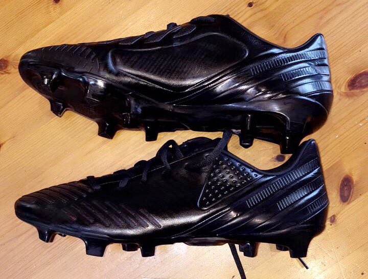 shirro_c's tweet photo. Cheers @Blackouts99 for the Kit, delighted with the result ⚫️⚫️#Blackouts #PredatorLZ https://t.co/ojXptmpNsb