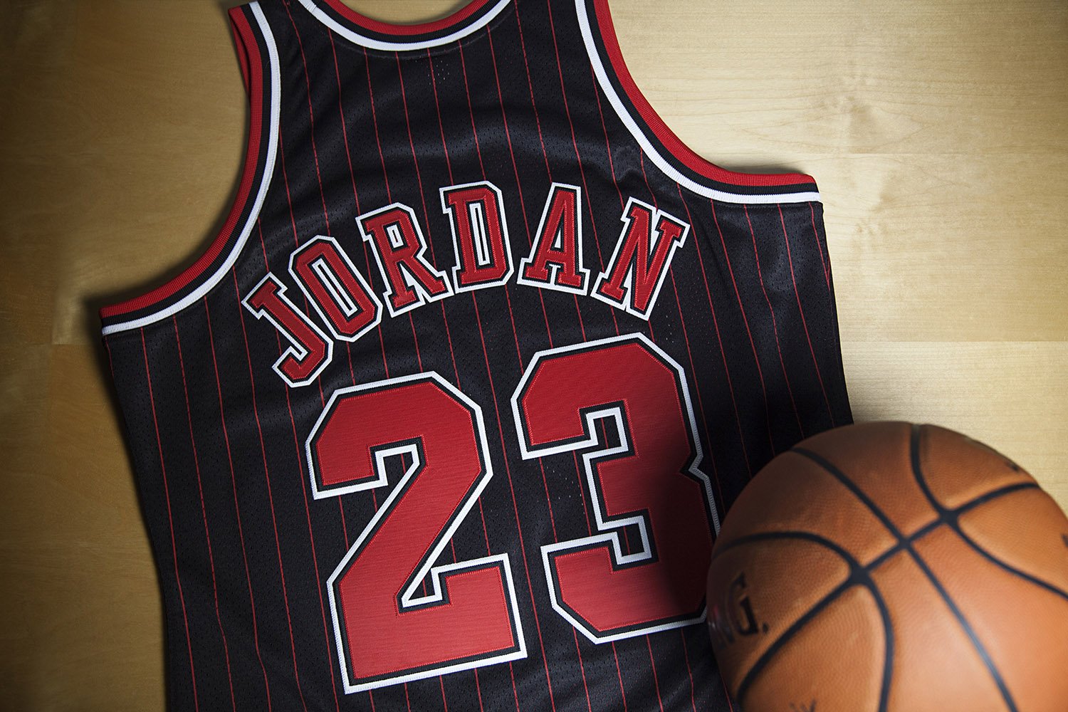 Michael Jordan 1996-97 Black Pinstripe Jersey Mitchell Ness - SBD