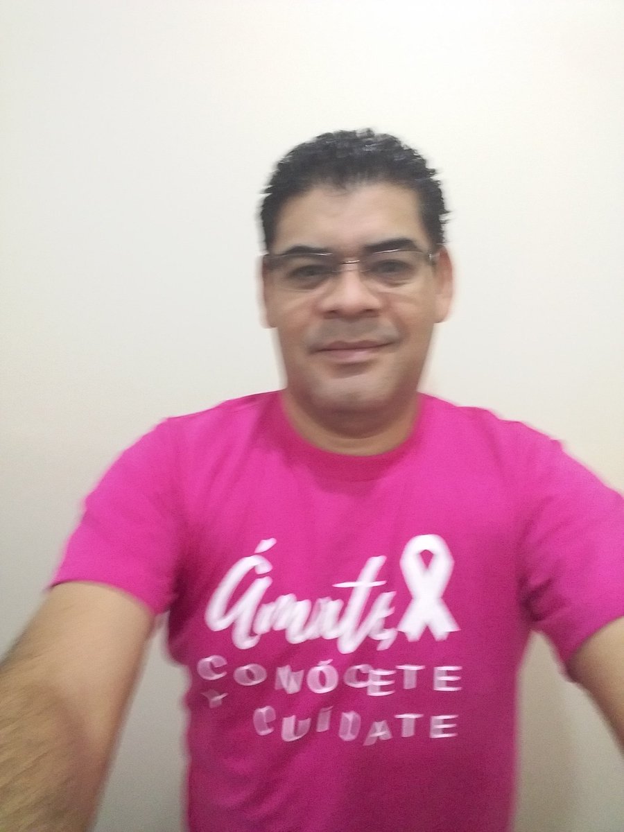 Edwinflo's tweet image. Apoyando: octubre mes de la sensibilización sobre el cáncer