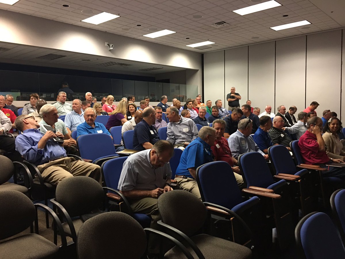 BGJeffGabbert's tweet photo. Rotary Wing Aviation Maintenance Contract Re-compete Industry Day @ Ft Rucker 100+ Industry partners in attendance to support Army Aviation https://t.co/ykIuc1HABC