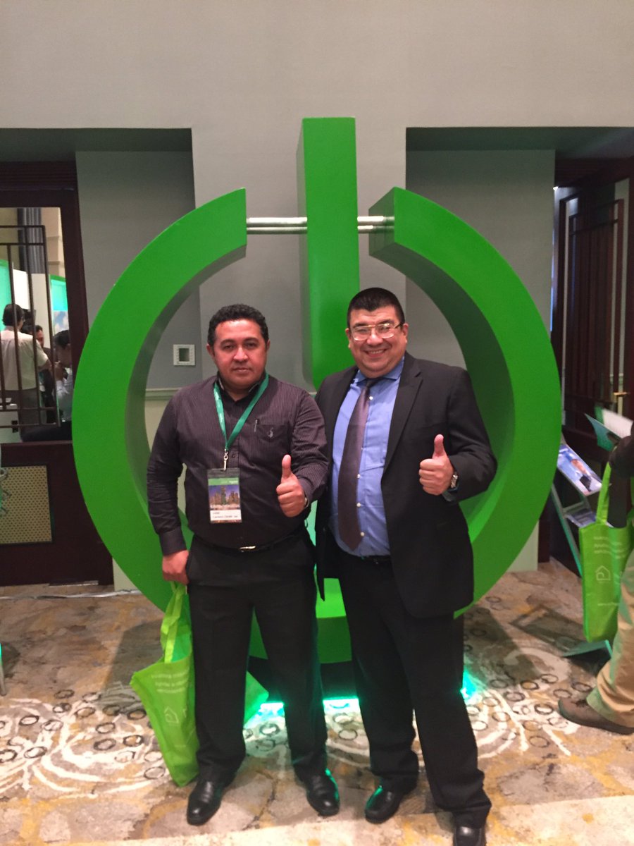 Rodopantoja25's tweet photo. A punto de empezar este fantástico evento!!! #liveison #energyinmotion @SchneiderMX https://t.co/ZXquhbzOpN