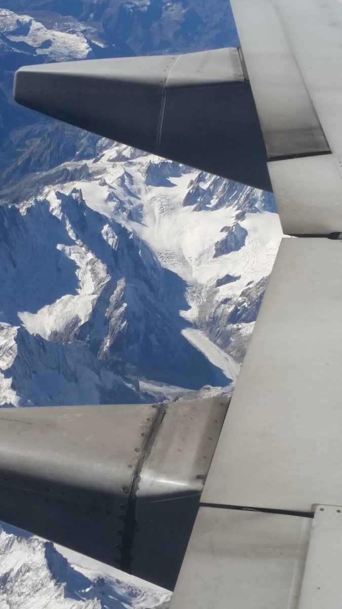 lovewords2407's tweet photo. A moment over the Alps for you... https://t.co/VUQwbm6ZXM