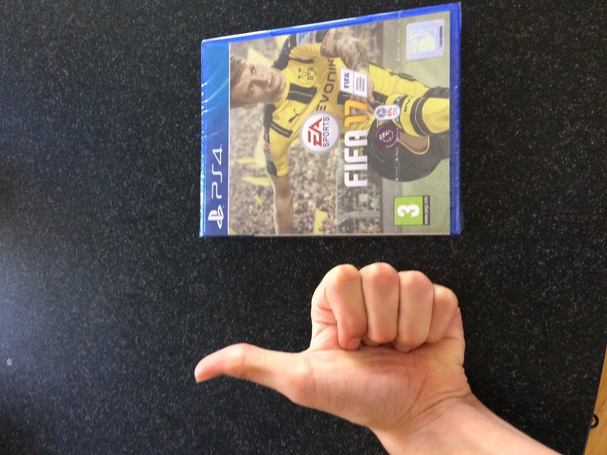O6Old's tweet photo. Thankyou to @MavricWolves for the copy of FIFA 17! https://t.co/hQJPYHqFXk