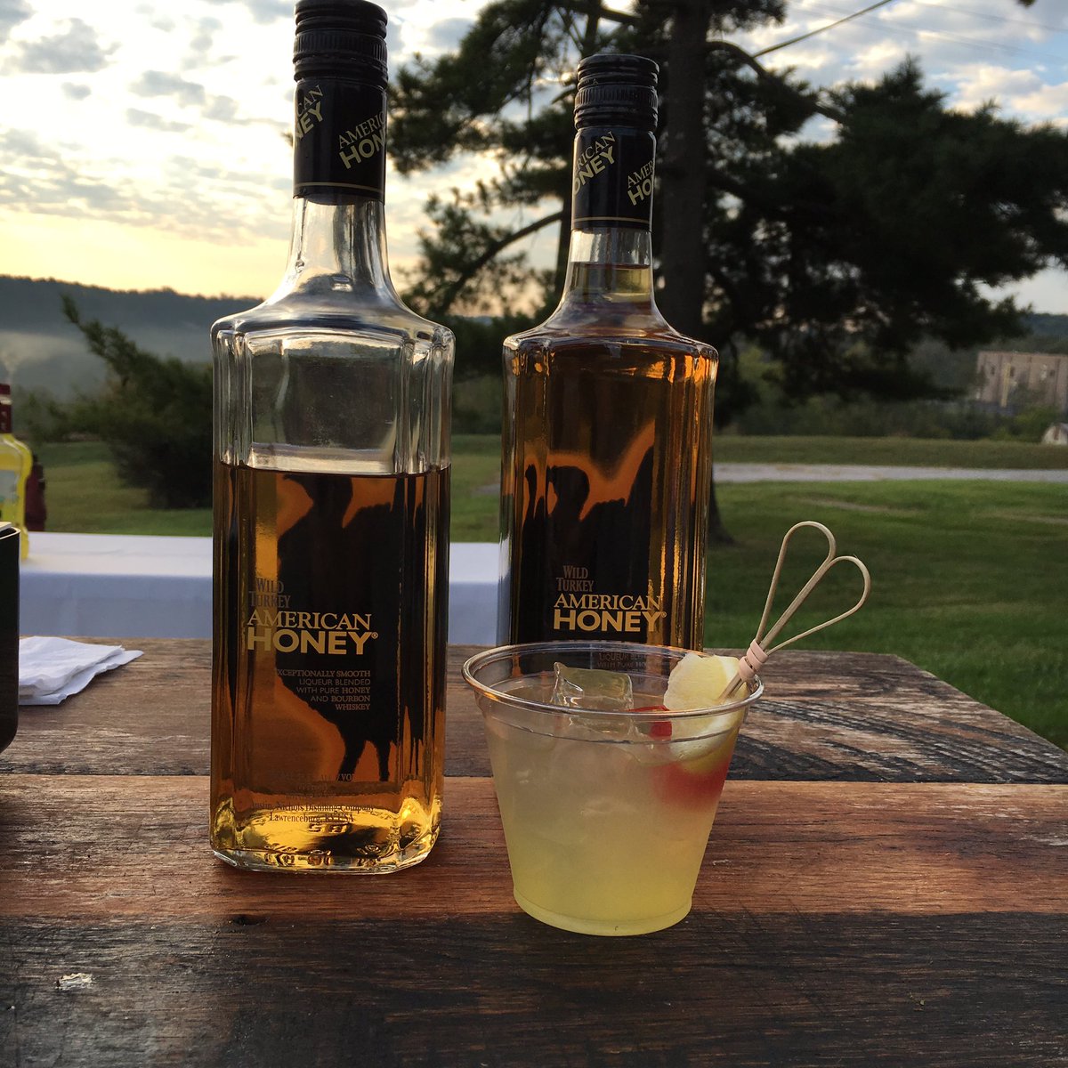 BayouBluegrass's tweet image. Rise and shine campers breakfast and Wild Turkey American Sours! #yum #Behindthebarrel2016 #bourbon #kentucky #camping #wildturkeyexperience