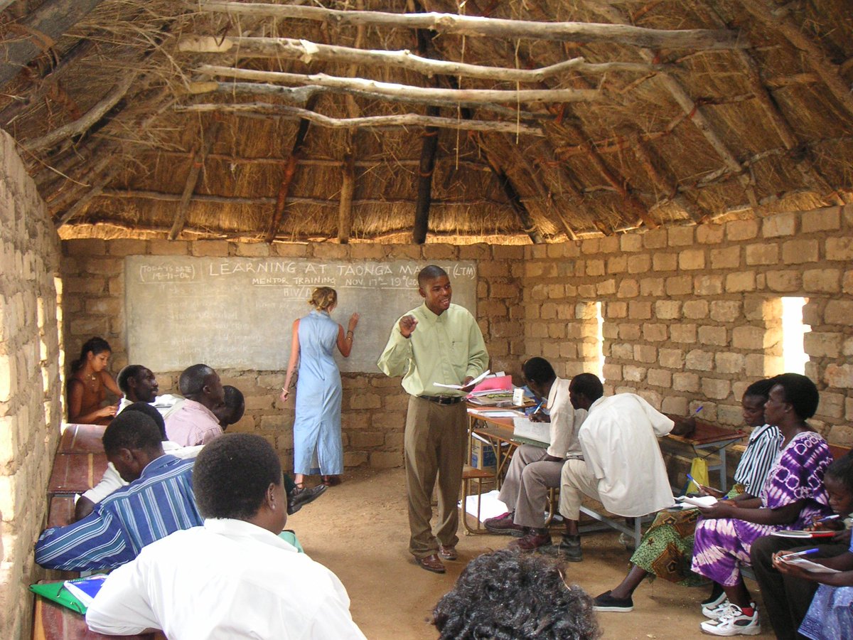 PeaceCorps's tweet photo. On #WorldTeachersDay and every day, we are grateful for teachers who make a difference in students' lives around the globe https://t.co/RETUmN1Qwx