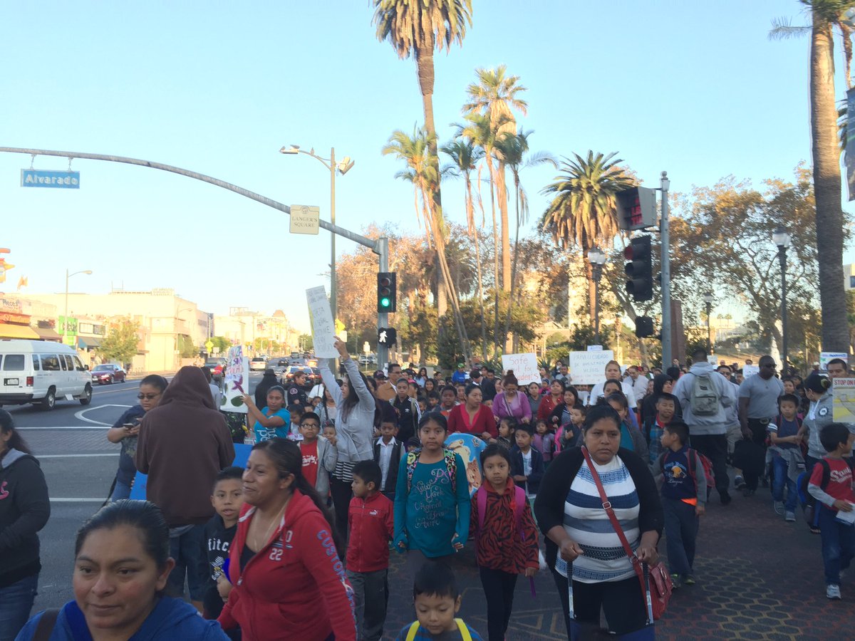 VisionZeroLA's tweet photo. Happy Walk to School Day! Hundreds of children &amp; families are at Esperanza Elementary advocating for safer streets. Slow down &amp; save a life! https://t.co/gWoJ7C3dvu