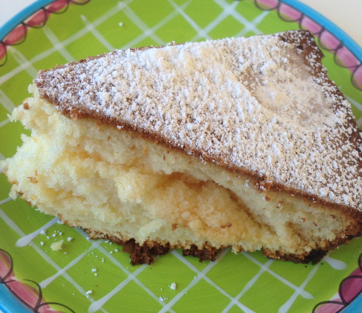 JJ8hoven's tweet photo. Hij ziet er even goed nog aardig uit #citroen #cake https://t.co/fcK7XCJy0O