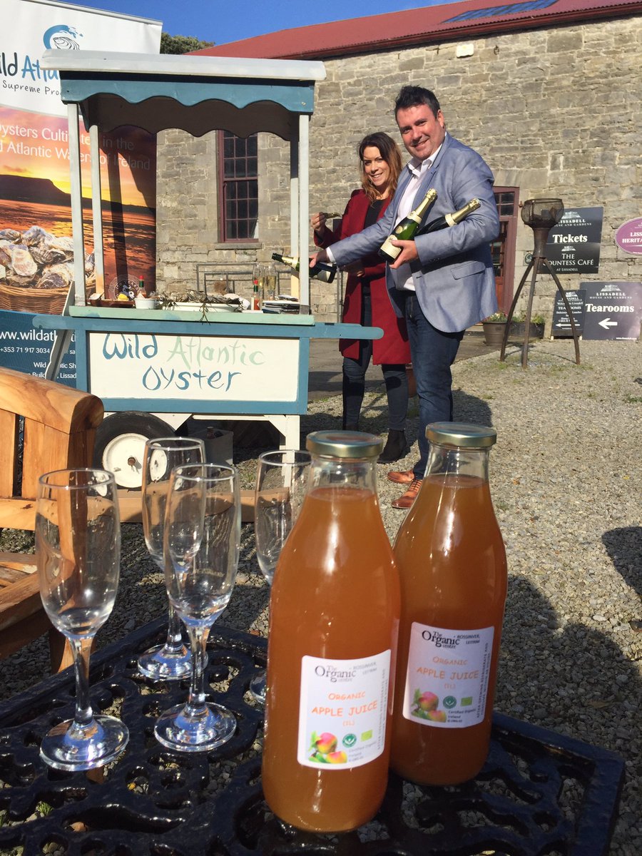 SligoFoodTrail's tweet photo. Enjoying the beautiful weather in @LissadellHouse with @wbscoffeehouse &amp; @EalaBhanSligo #SligoFoodTrail Glenn Wild Atlantic Oysters https://t.co/cxSwA5DlSK