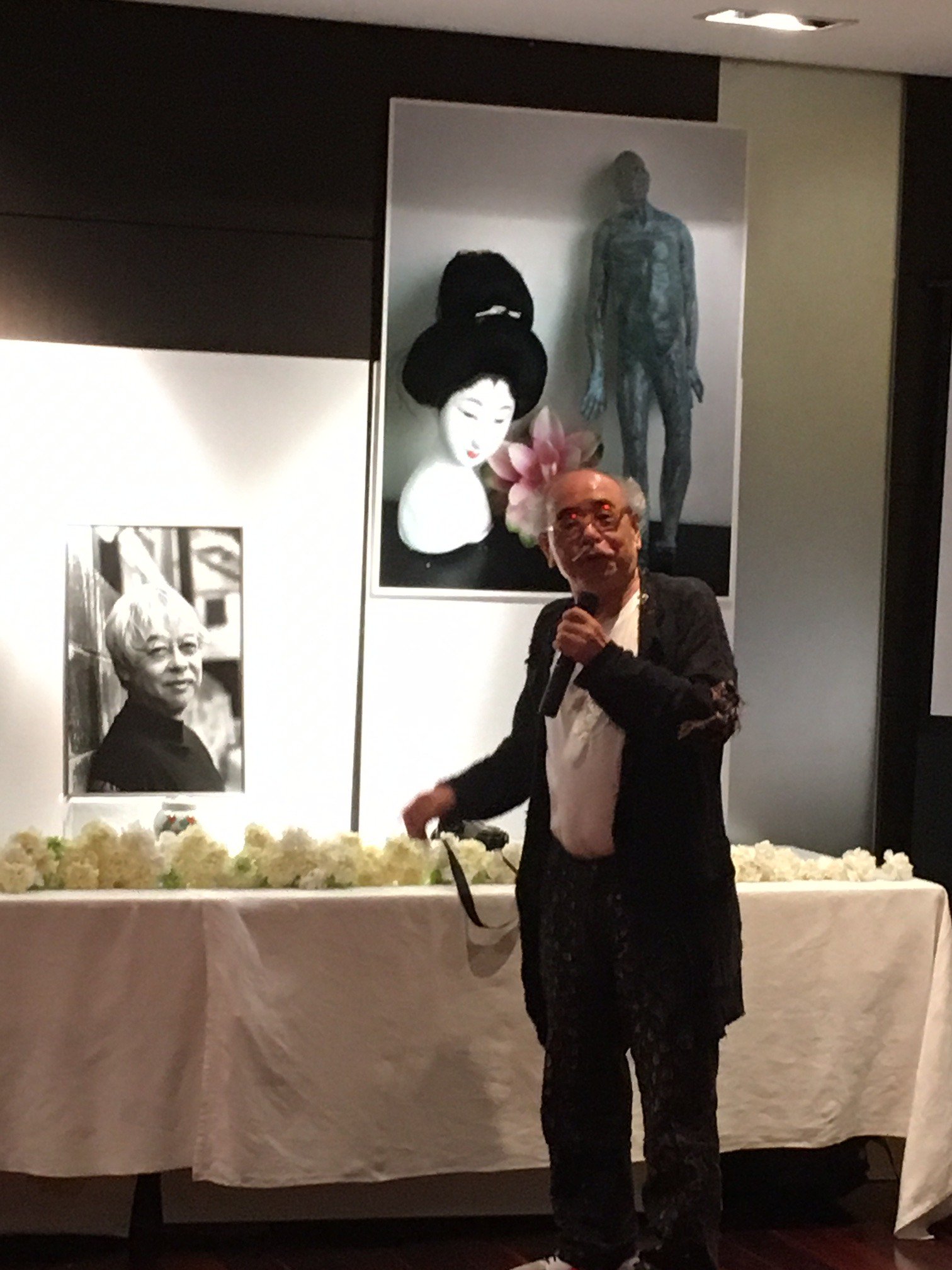 有田芳生 異能の編集者 和多田進 さんを偲ぶ会に出席 冒頭挨拶はアラーキーこと荒木経椎さん ぼくが 文化評論 編集者だったとき 公明党批判を和多田さんと同じ号に書いていたことを展示された表紙から思い出しました この原稿は上田耕一郎さん 山川