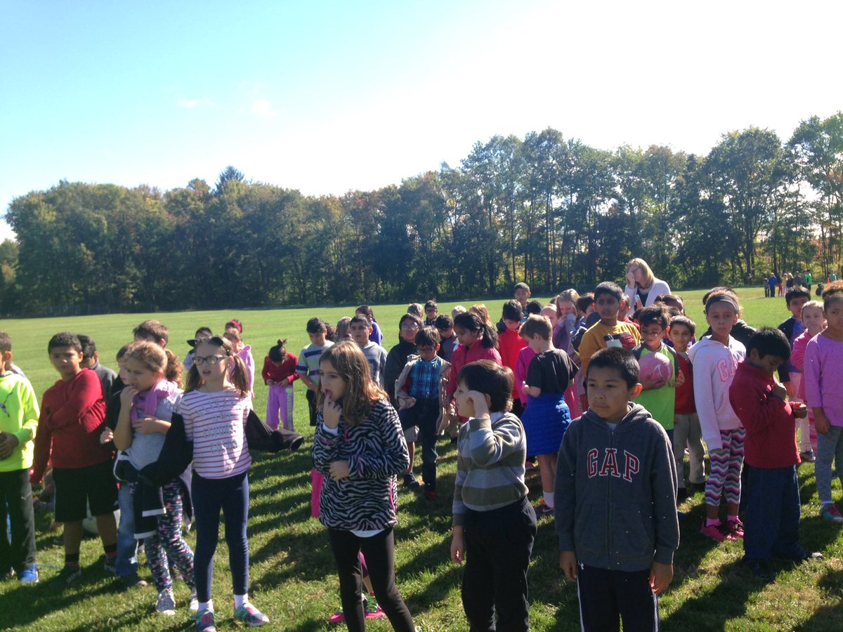 MauraDarcyJones's tweet photo. Great Job third grade on our unexpected practice Fire Drill this morning!! 👍🏼🚒#QuickAndQuiet https://t.co/aRqXaU4qqf