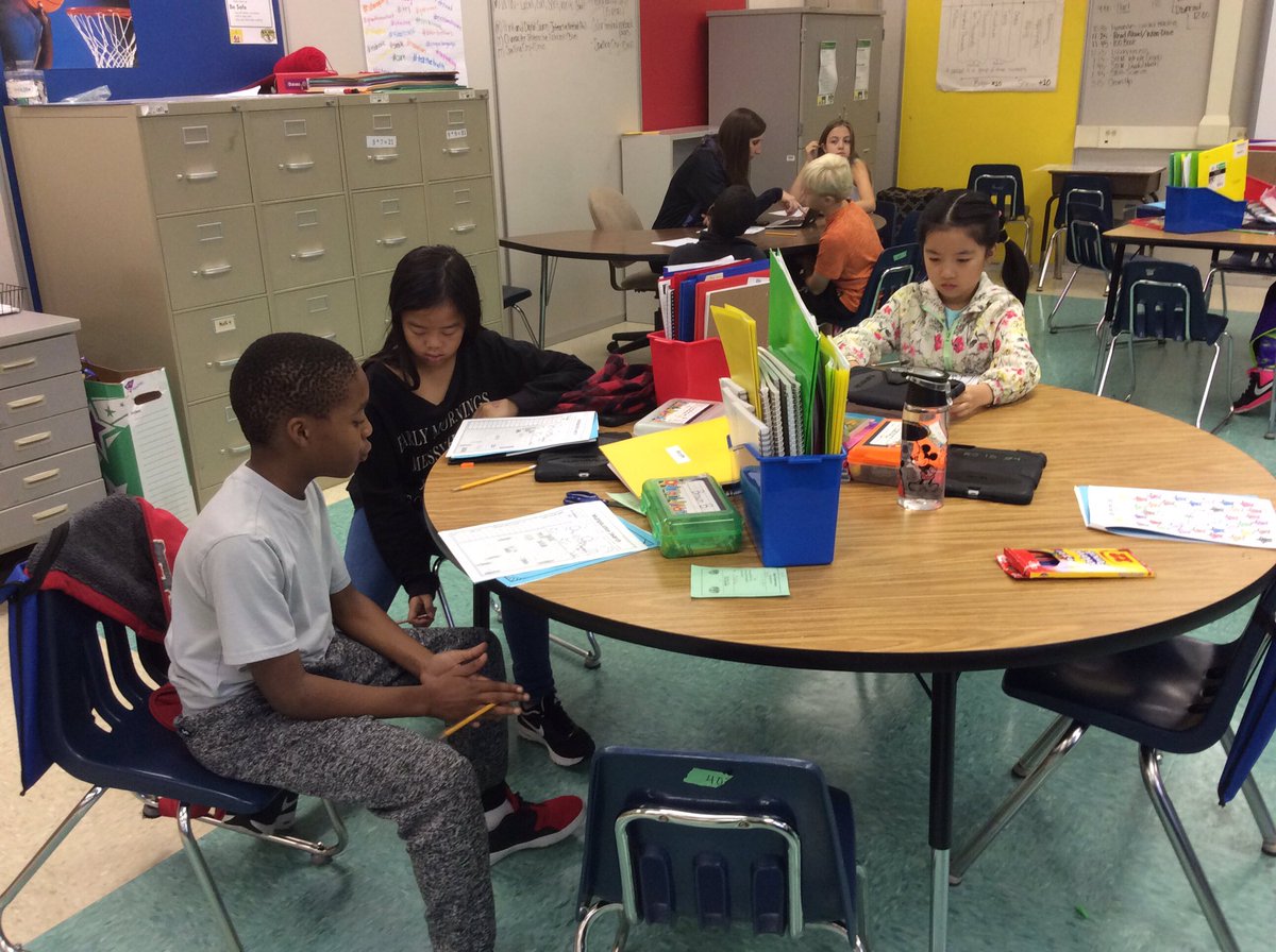 HH_Humanities's tweet photo. Individualized learning!  Fitting lots of learning into our half day! #Gagegators #happyclassrooms https://t.co/ULctkdGlTh