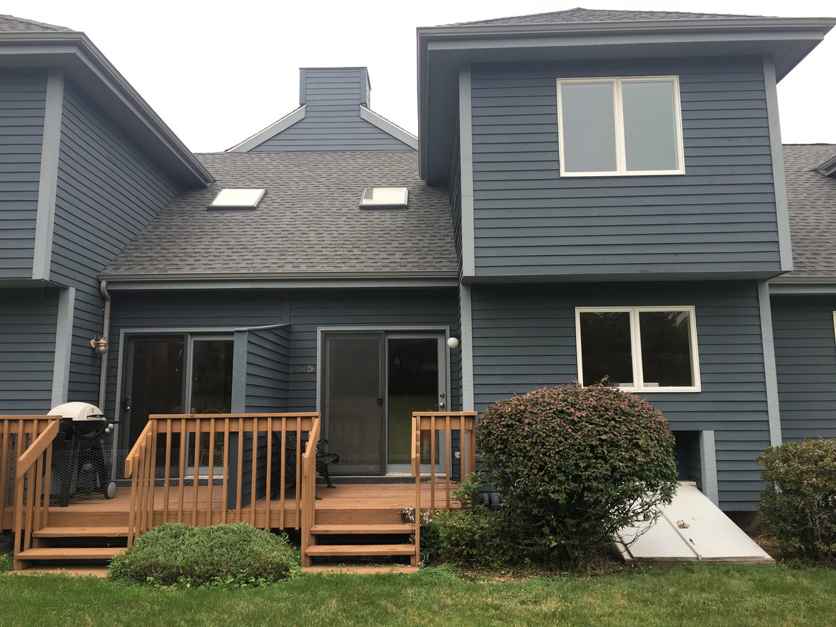 InnovProp's tweet image. Looking for a move in ready COMPLETELY RENOVATED condo? LOOK NO FURTHER!! Call Innovative Properties today for more information 860.635.7355