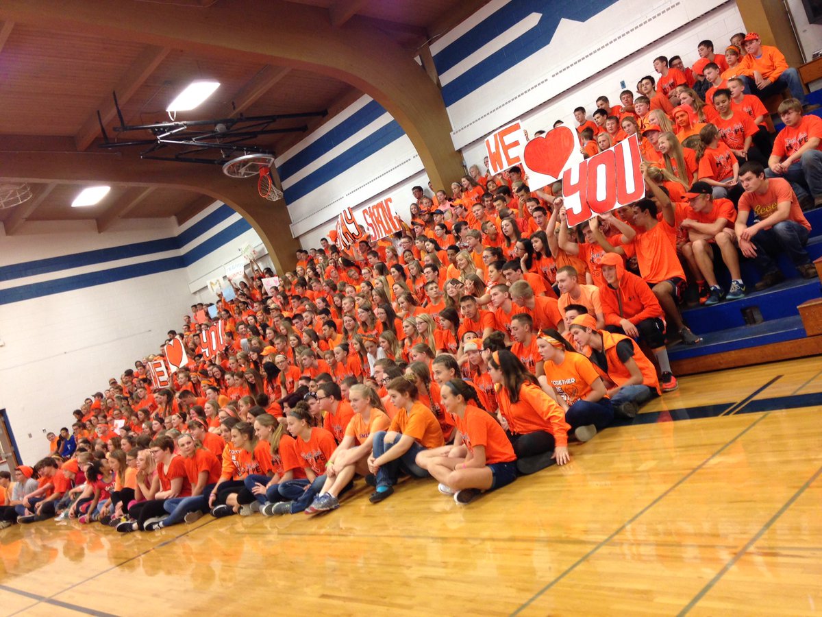 PeshtigoHS's tweet photo. Wearing orange for Meghan #PeshtigoPride #BulldogStrong https://t.co/627IakNoJR