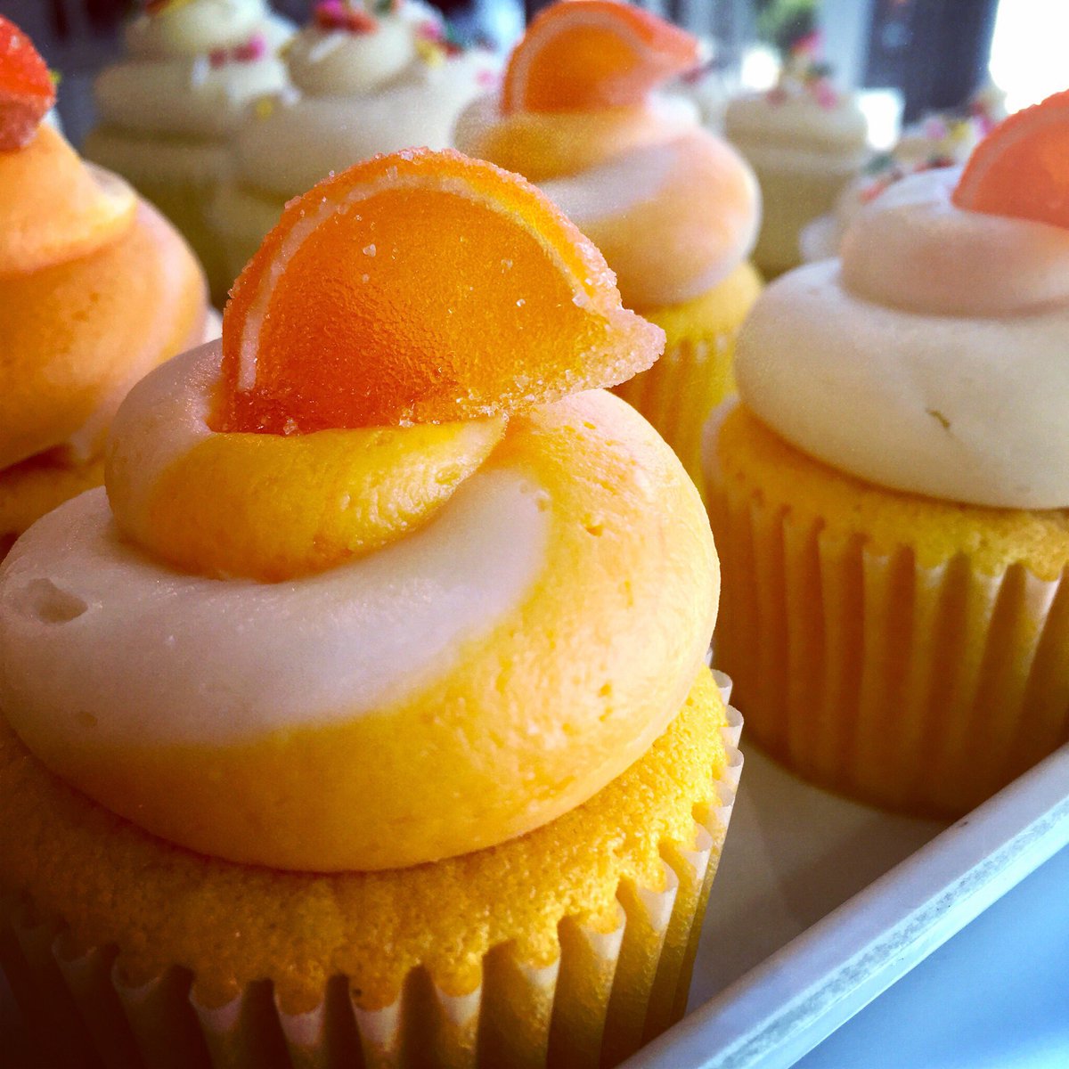 DDCupcakes's tweet photo. Halloween specials announced tomorrow - Orange you happy? #doubledcupcakes #halloweencupcake #cupcakewarswinner @DDCupcakes on @TheBLVDinCA https://t.co/g2yrPKZkBk