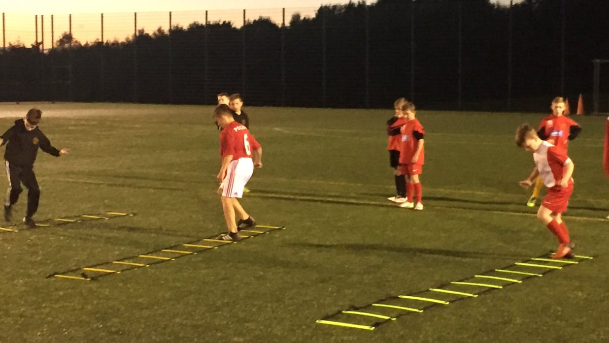 HolytownColts's tweet image. Some of the troops working on fast feet at our free Workout Wednesday session #ladderwork #morethanaclub 🔴⚫️