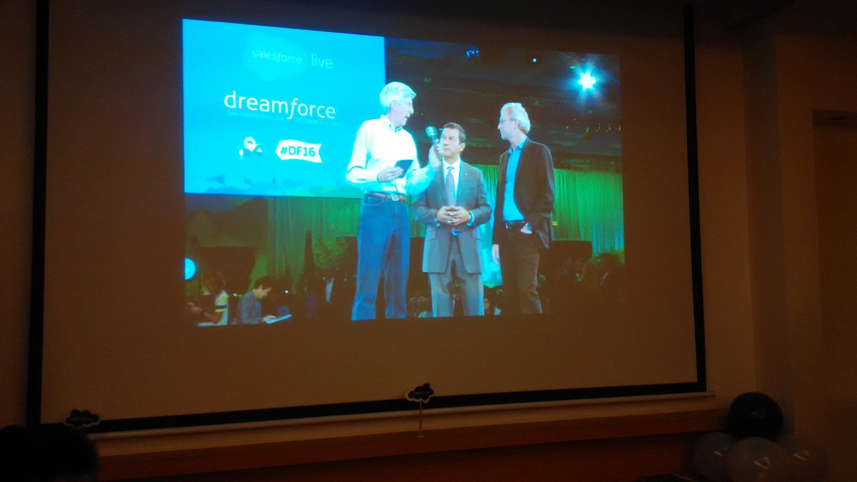 sytdreamflash's tweet photo. #DF16 live streaming @suyatitech Eagerly waiting for @Benioff https://t.co/PpJmixwVEW