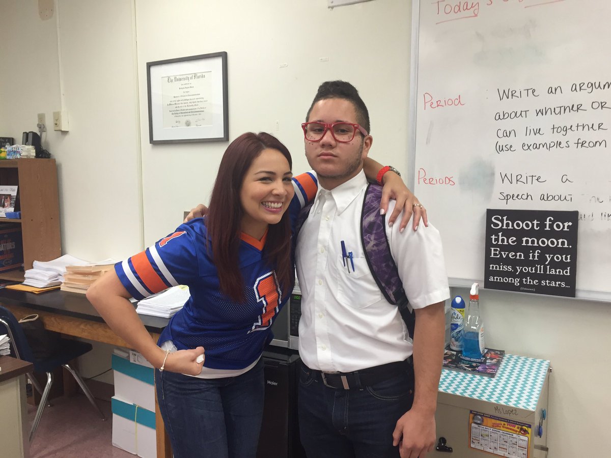 EduGator15's tweet photo. Braddock Spirit Week! #NerdsvsJocks #GoBullDogs #SchoolSpiritEvenWithHurricaneMatthewOnTheWay https://t.co/6OVbA8UntP