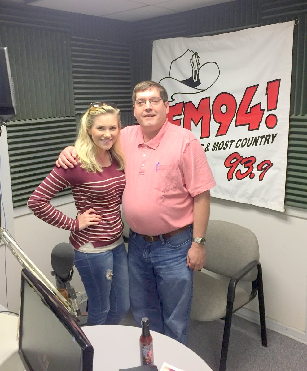 kaitlynabaker's tweet photo. Here's one doctor I always enjoy visiting! Thanks to Dr. Lynn Rutledge for having me on his show on #WMEV-FM in historic @marionvirginia! https://t.co/zo3E2D1RBQ