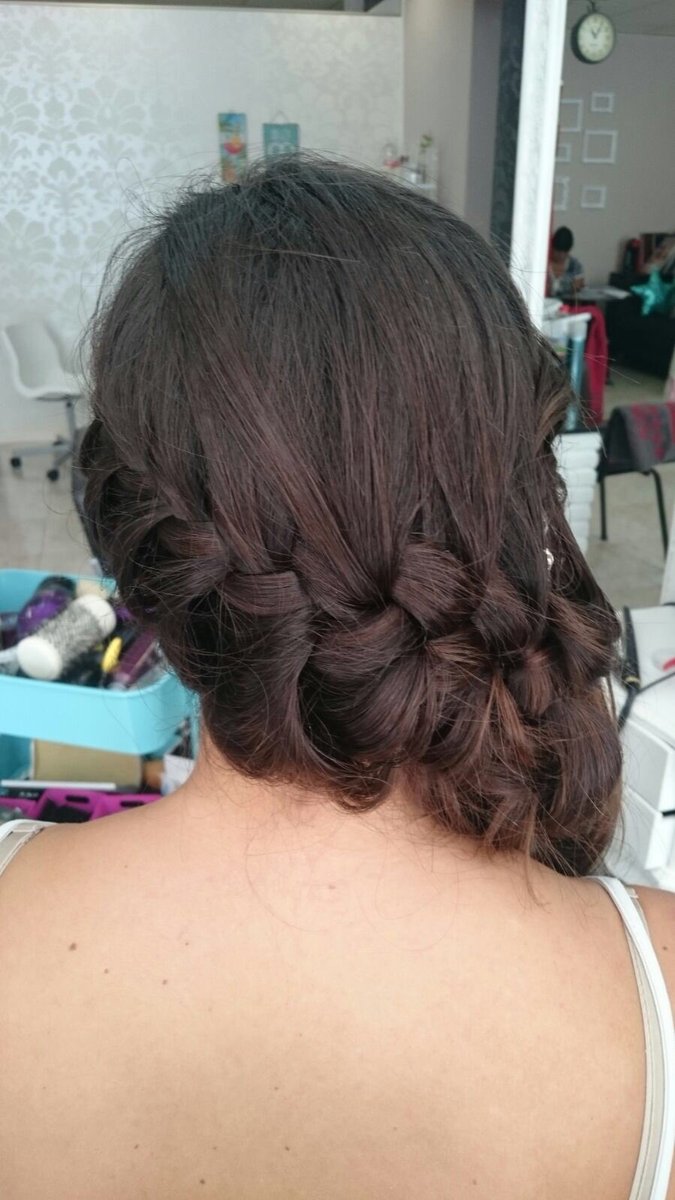 EstilMasnou's tweet photo. Recogido para cualquier día de la semana o para una ocasión especial! 👱🏽‍♀️#ILoveEstil #hair #hairstyle #braid #longhair #braidideas https://t.co/90rCsBZq6K