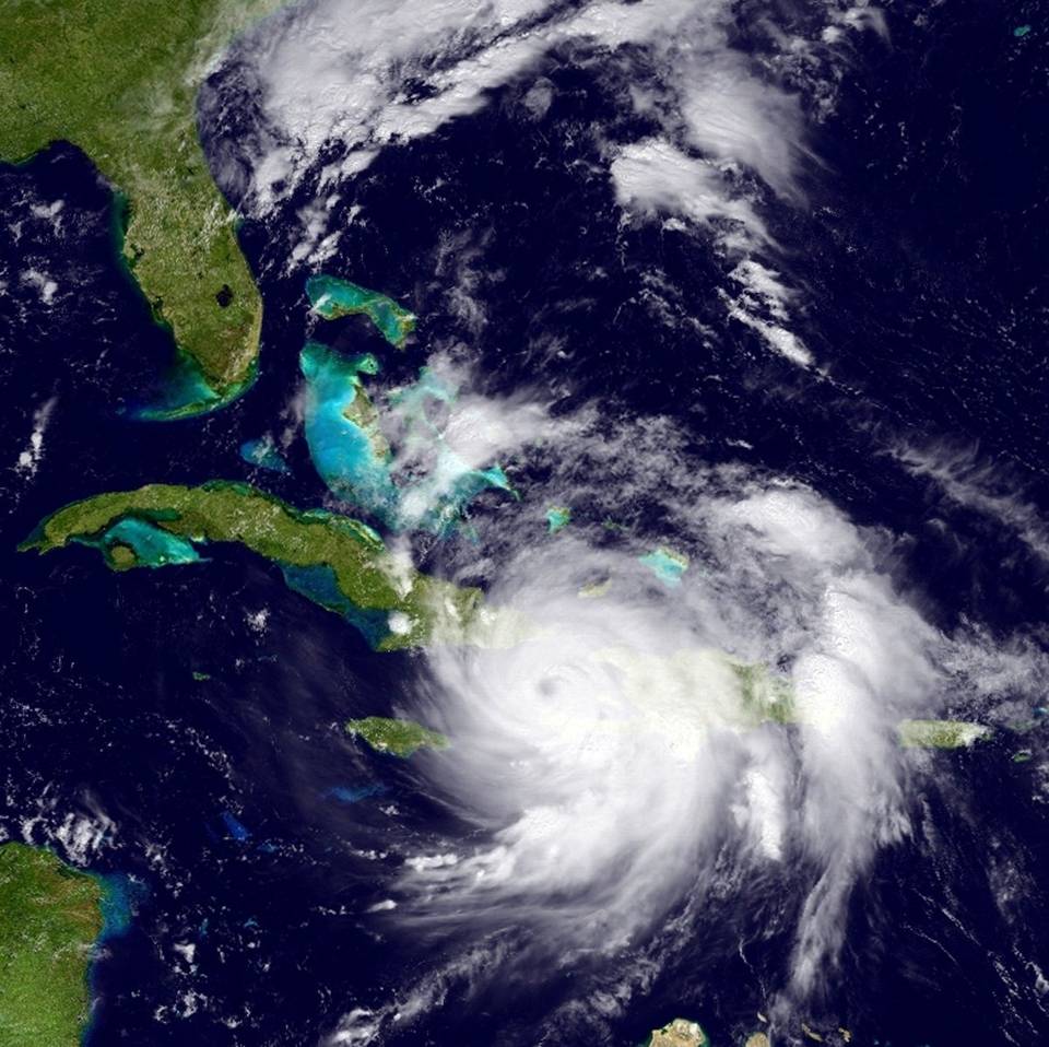 MiamiHerald's tweet photo. Here’s what’s closed or canceled because of #HurricaneMatthew. We'll be updating this list all day. https://t.co/U91Yyqcxow https://t.co/k0wPaNYhhm