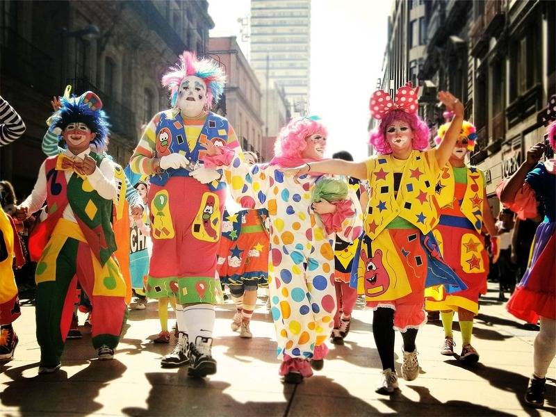 ClickPrate's tweet image. Vice presidential debate fails to address growing clown problem in America