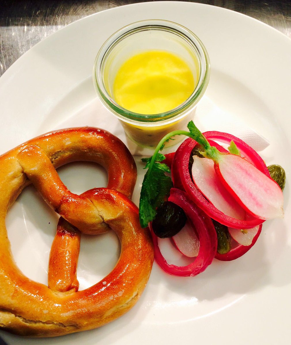 _thebroadchare's tweet photo. Obatzter - Beer Cheese with Radishes and Pretzel #oktoberfest #starter #barsnack https://t.co/uYaUOSRq4O
