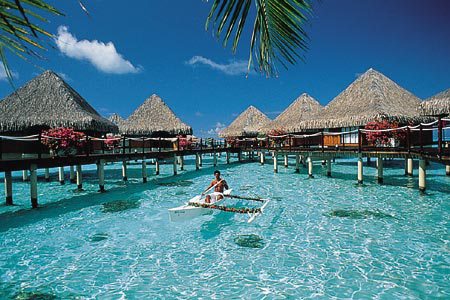 Travitinerary's tweet photo. Popular Islands to Visit https://t.co/abucb41LhT #TravelDestinations #PopularIslands #Islands ☀️✈️🌴⛵ https://t.co/Uf694ZnciQ