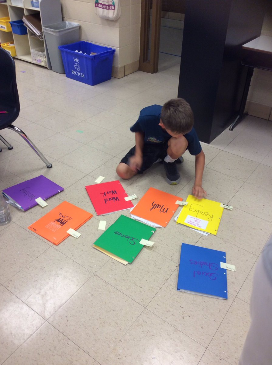 LoneTrailer's tweet photo. Preparing for middle school! Organization spells success! https://t.co/sonWSPBKcU