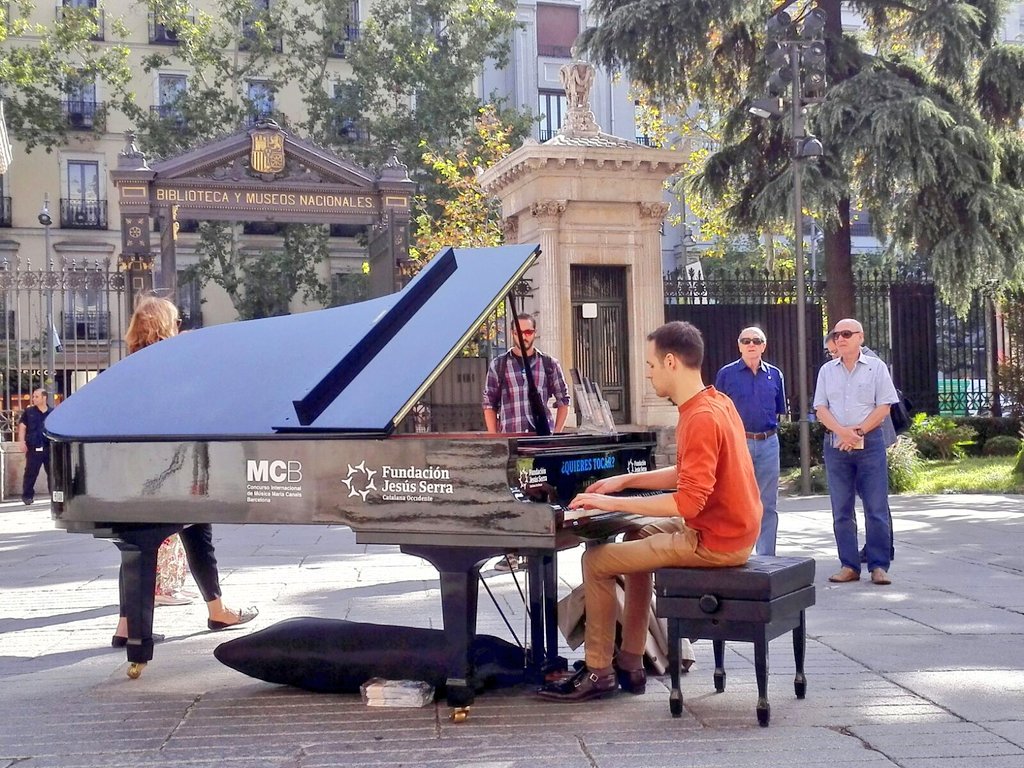 ConciergeRitz's tweet photo. Pianos en la calle #Madrid repite hoy con éxito!
8 pianos de cola por toda la ciudad
@lomejordemadrid @MadridBOT https://t.co/2rmT3qf3Wd