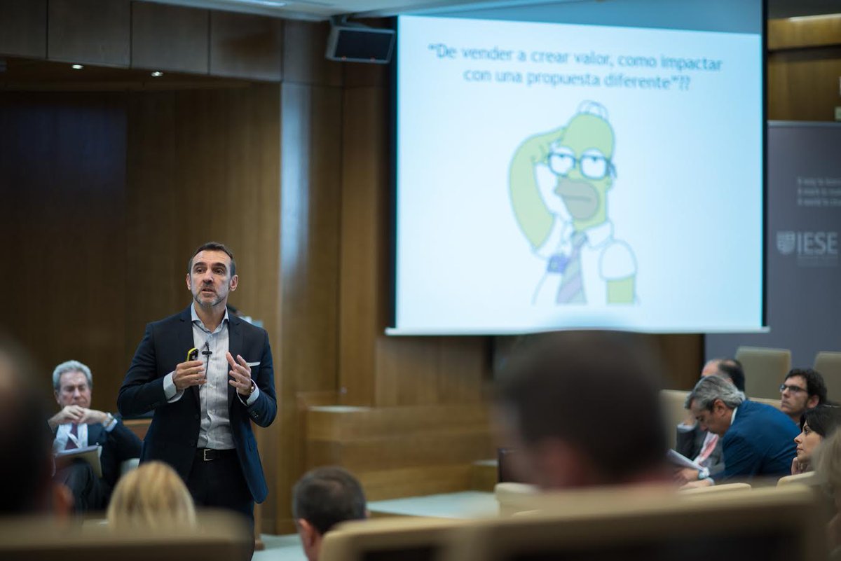 Pascual's tweet photo. Nuestro CEO, Jose Luis Sáiz, ha participado hoy en #IESEVentas del @iese_esp. ¡Vender es contagiar entusiasmo, ilusión y amor! 😍 https://t.co/hZQUOb93gU