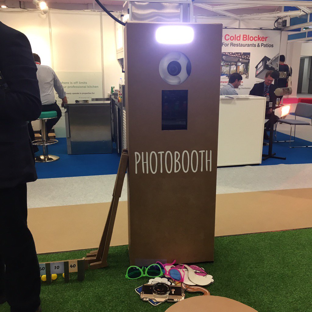pigletspantry1's tweet photo. @Ecoeventuk very cool idea made 100% recyclable. 🐷💕 https://t.co/K1qFYQRDvv
