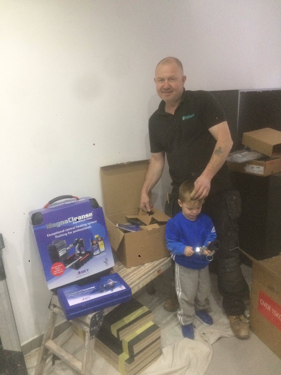 Ringway_gas's tweet photo. BIG THANKS TO @ADEY_Pro Really happy with my MagnaCleanse filter which i won in this months prize draw!!! 👍 #adey_pro https://t.co/Kx0ZJ3DEn7