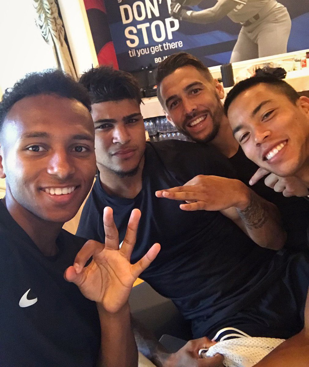 J_Green37's tweet photo. Happy to be back with the national team and the boys 👌🏾🇺🇸 @GeoffCameron @yedlinny #Wood #jg37 https://t.co/NFU5VrfXZ4