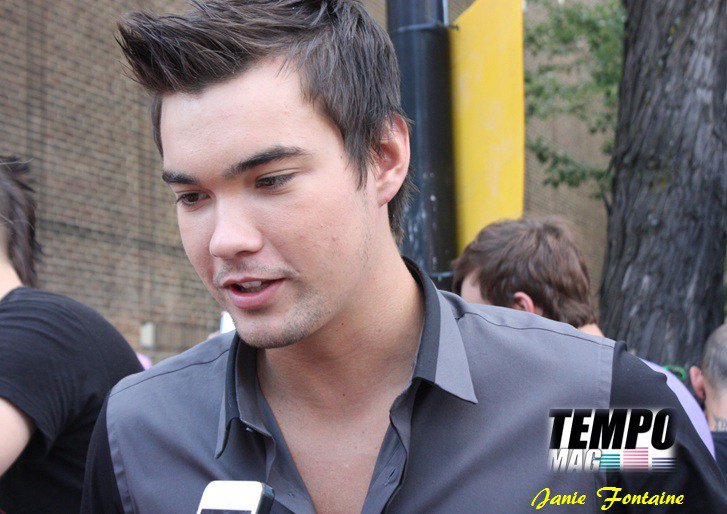 François Lachance en toute modestie pour le lancement d’Histoires vraies tempo-mag.com/2016/10/05/fra…